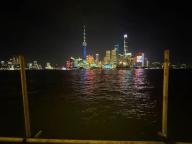 上海外灘最佳觀景位被鋼管陣霸占 景觀燈修繕中