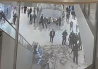 商场开业第4天吊顶脱落 8人受伤 官方已介入处置