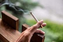 二手烟正悄悄改写孩子基因 家庭吸烟留下基因疤痕