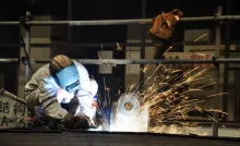 江西3人违规操作引发火灾被依法拘留 无证作业惹祸端