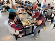 6元自助餐餐厅会亏本吗？老板发声 曾月亏几万元，如今可保本