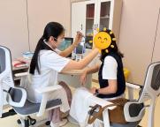 女子堅持曬太陽臉上長滿斑塊 過度暴曬引發(fā)病變
