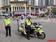 考生走錯考場，鐵騎緊急護送 爭分奪秒保駕護航