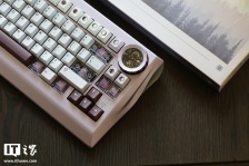 自带机械腕表机芯的机械键盘：Wuque Studio Nama 发布，重量达 8.6 公斤