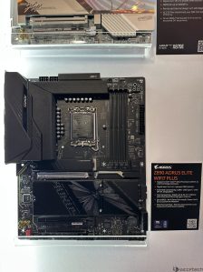 技嘉确认旗下 Z890 主板支持英特尔 Arrow Lake Refresh 处理器，同时展示 256 GB CQDIMM 内存