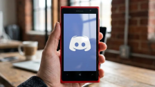 爷青回：网友成功让 Windows Phone 7 用上 Discord