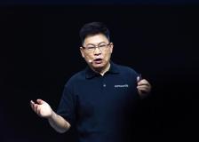 余承东回应开车“睡觉”：当时在看手机，平生第一次进公安局，第一次去自首