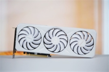 8GB显卡春天来了！Intel新技术显存占用暴降18倍