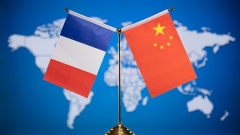 Bilan des relations sino-françaises en 2021 par Wang Kun