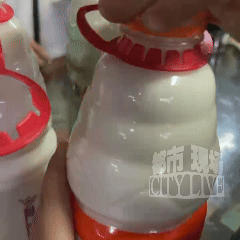 娃哈哈營養(yǎng)快線被曝有白色活蛆