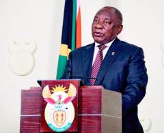Presidente sul-africano lamenta 22 adolescentes mortos em bar