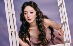 杨幂抹胸裙点缀立体花朵 宛如油画里的花中仙子
