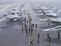 美军再现“航母真空”