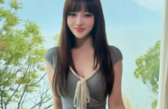 李小璐去云南大理旅游！打扮靓丽娇俏少女感十足