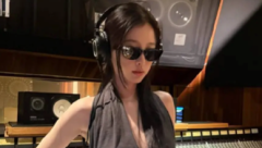 虞书欣露背装晒好身材 甜中带酷秒变美式辣妹
