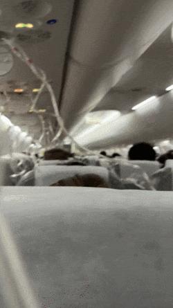 上海飞东京航班速降7000米