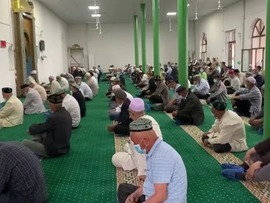 برگزاری اقامه نماز عید سعید فطر در مسجدی با قدمت بیش از صد سال