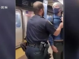 پلیس بدون ماسک مسافر با ماسک را از ایستگاه مترو بیرون راند