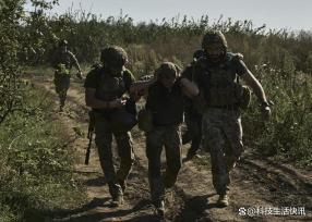 俄军朝乌军空投劝降书：你们已被包围 心理战加剧战场博弈