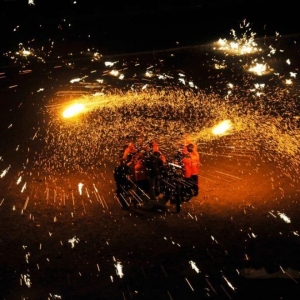 “抡花”庆新春