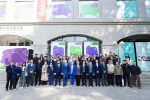 “跨越与重构——‘8+N’国际高等美术院校基础教学论坛暨2025国际大学生素描作品邀请展”在湖北美术学院开幕