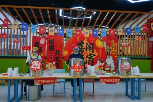 武汉一高校免费发元宵，这份“甜蜜安排”暖了学子心