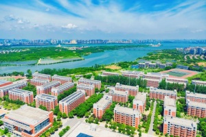 武汉纺织大学外经贸学院：以创新服务破局，以双轮驱动赋能，推动学校治理提质增效