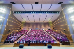 全球学者齐聚江城，李培根院士与武工院学子共话大学生领导力