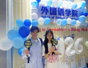 毕业寄语穿身上！武汉学院这场活动让青春“可穿戴”