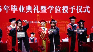 荆楚理工学院5881名毕业生同上“最后一课”，校长寄语：以青春之我筑强国之梦