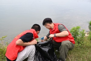 沿岸巡护察实况 躬身力行护清流——丹青·江韵护水志愿队赴丹江口库区开展岸线巡护