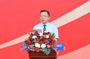 武昌工学院3800余名新生同上“开学第一课”，校长以四个关键词勉励新生跑出青春“加速度”