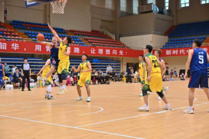 重返母校,以球会友 黄冈师范学院首届校友篮球联谊赛举行