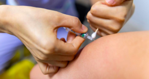 新冠疫苗哪个更有效？选单针还是双针？