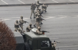 俄媒：阿拉木图警方开展“清理”行动 2000人被捕