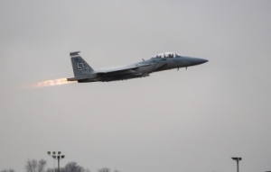 印尼宣布购买法国“阵风”，美批准向其出售F-15ID