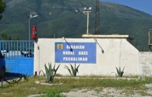 阿尔巴尼亚提出把前苏联海军基地转交北约