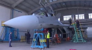 记者探访歼-15战机生产线，“飞鲨”歼-15频登热搜榜