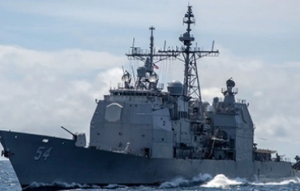 美舰擅闯中国南沙岛礁邻近海域，南部战区警告驱离