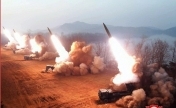 朝鲜发新型战术弹道导弹齐射训练照 近期朝鲜半岛轮番上演导弹发射和联合军演