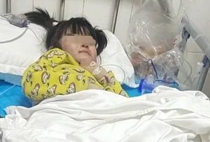 贵州4岁女童被大面积烫伤 生父及其女友被刑拘