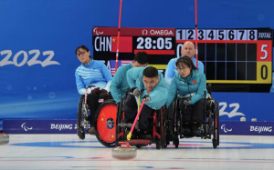 四连胜！中国轮椅冰壶队击败美国队