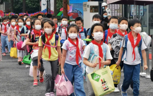 广州：中小学暂停线下教学，市民离穗须凭核酸证明