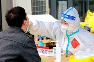 北京171例感染者近半与聚餐相关 两起聚集性疫情规模较大