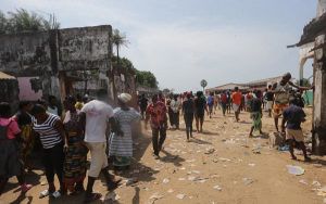 尼日利亚一教堂发生踩踏致31死 警方：因抢领食物
