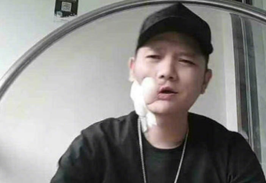 36岁歌手傅松因口腔癌去世 被曝光生前酷爱嚼槟榔