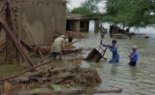 巴基斯坦洪水一天内造成至少15人丧生