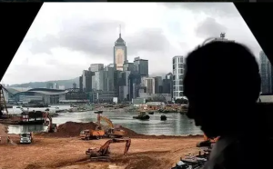 内地开发商扎堆开售香港豪宅 疯狂拿地闹剧终谢幕