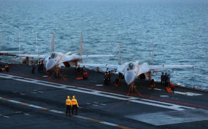 揭秘：歼-15“飞鲨”是怎样飞上辽宁舰的？