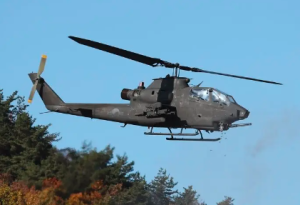 韩国江原道一架直升机坠毁 伤亡人数暂未确认
